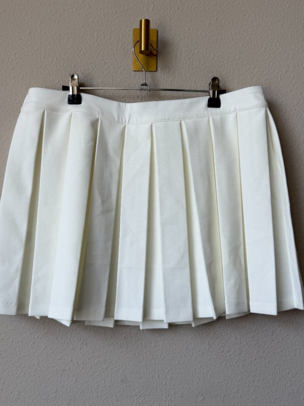 Babyboo Gretchen Pleated Mini Skirt in Ivory NWT NEW Size XL - Picture 4 of 5